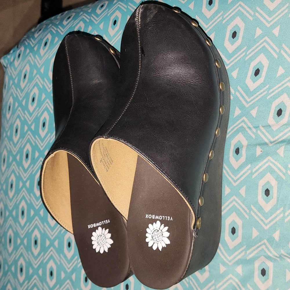 Yellowbox sz 8 Black & Brown
